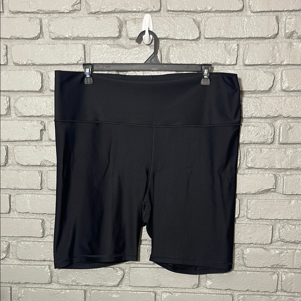 Old Navy Black Bike Shorts Streamlined Fit